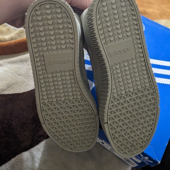 Adidas Samba boot, pale green size 8 women’s fits a women’s 8.5 comfortably too! - Picture 4 of 8